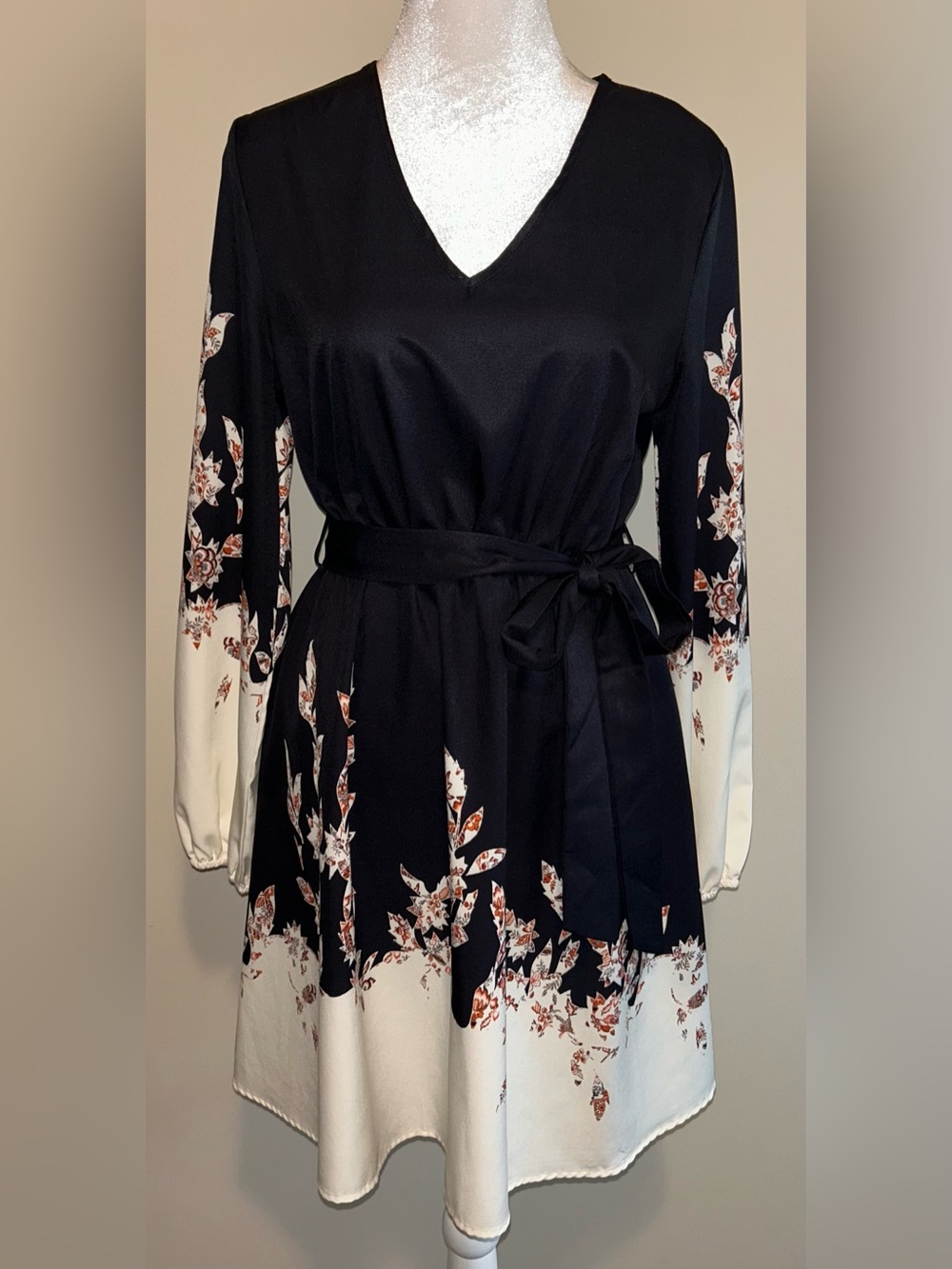 Navy & Cream Floral V-Neck Long Sleeve Dress